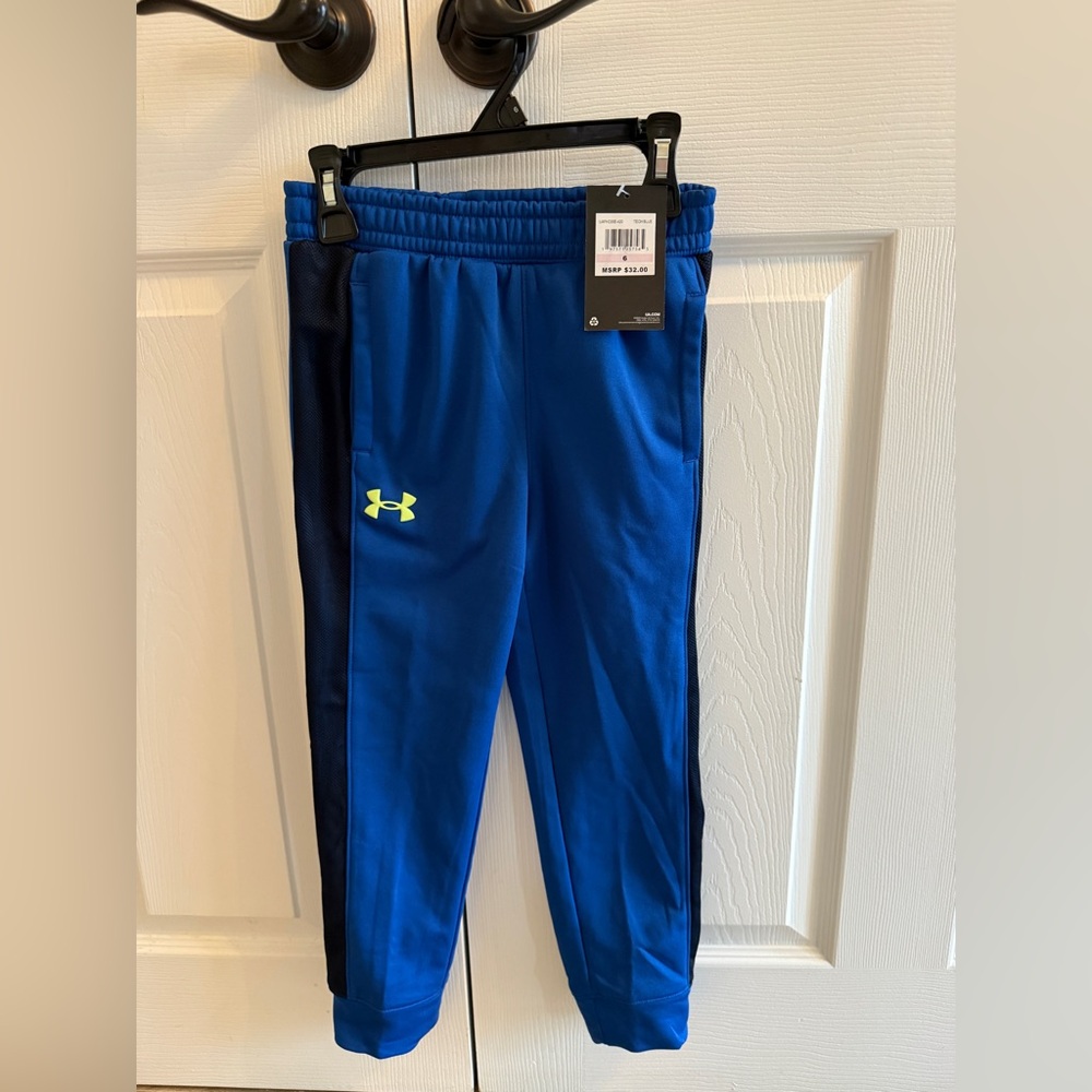 NWT Under Armour Boys Blue Joggers Size 6